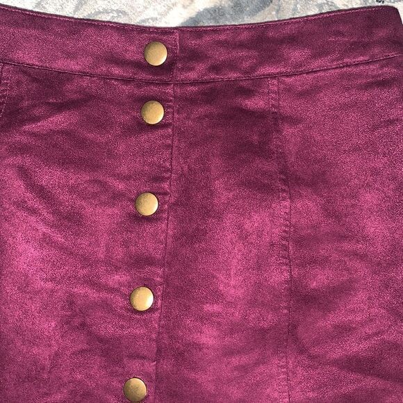 OLD NAVY maroon suede-like mini skirt 2 - Picture 5 of 6